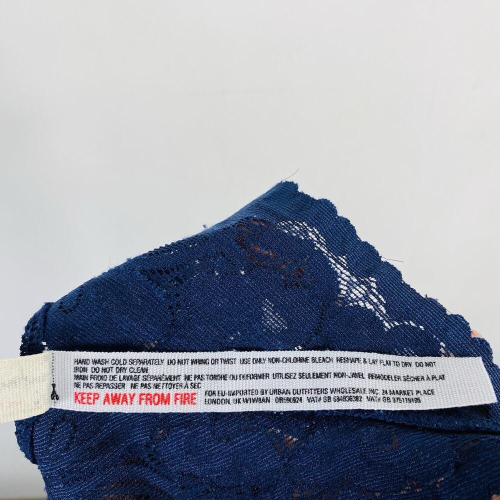 Free People Intimately Bralette Large Navy Blue Galloon Lace Bra - Picture 6 of 6